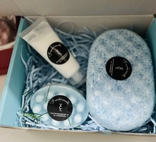 BATH & BODY BOX! Exfoliating fragranced soap sponge, massage soap & body lotion