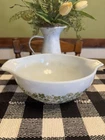 Pyrex 443 Spring Blossom Crazy Daisy 2.5 Quart 8” Cinderella Mixing Bowl Vintage
