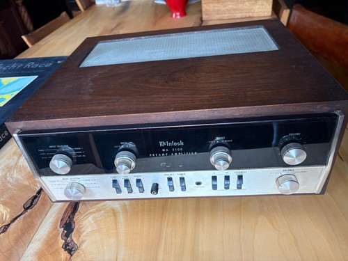 McIntosh MA-5100 Vintage Amplifier original Cabinet very nice working condition.
