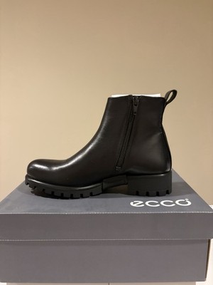 ECCO Women's Modtray Ankle Boot in black leather Size 5.5