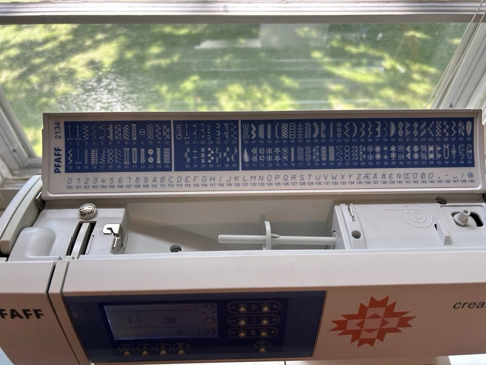 PFAFF Creative 2134 - Máquina de acolchado y bordado Foto 2 de 4