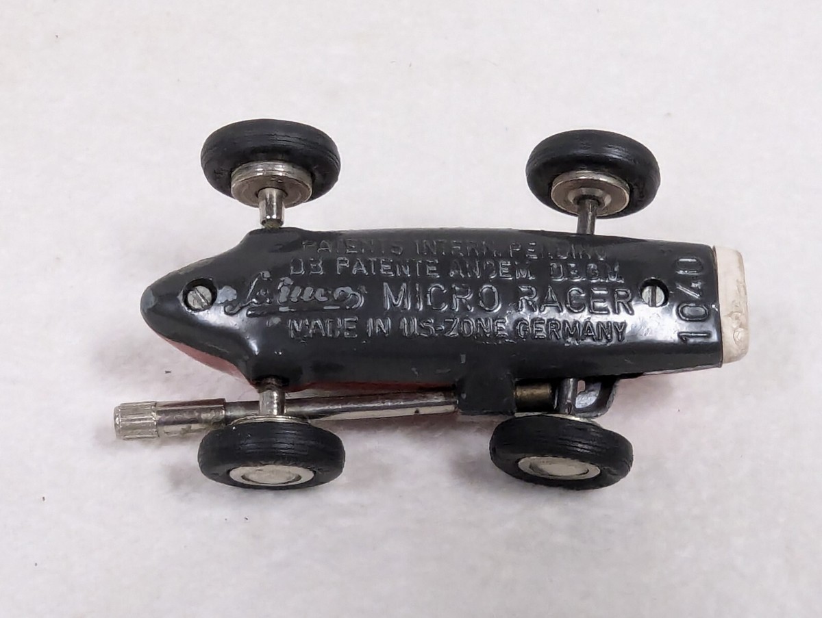ビンテージ　シュコーマイクロレーサー Vintage Schuco 1040 Ferrari Micro Racer with Key ~ Made in