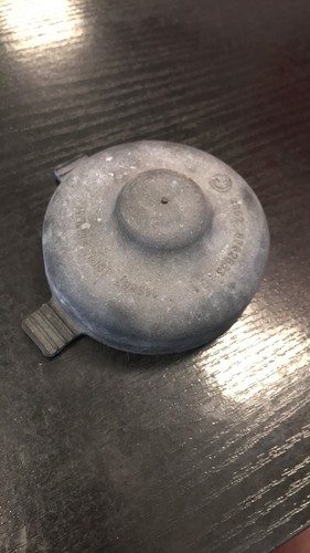 BMW E64 Stoßdämpferschutzkappe hinten 6762653