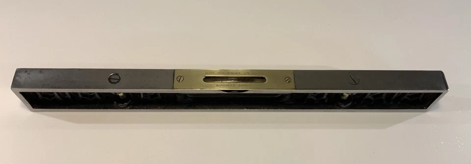VINTAGE GLASS DEVELOPMENTS LTD CAST IRON ENGINEERS 18” INCH SPIRIT LEVEL - Image 4 of 4