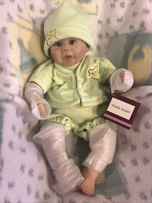 Ashton Drake Doll  Twinkle Twinkle  Little Lullaby Babies Green Outfit Star