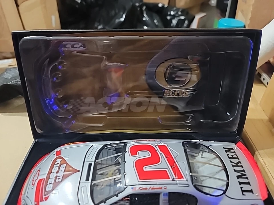 Kevin Harvick #21 Edición Especial Hersheys Kisses 2004 1/24 NascarDiecast 402342 Foto 3 de 4