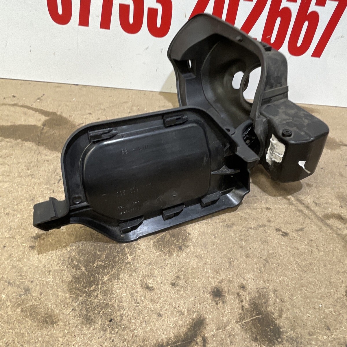 Genuine VW Passat B8 Saloon Fuel Adblue fuel filler neck Housing  