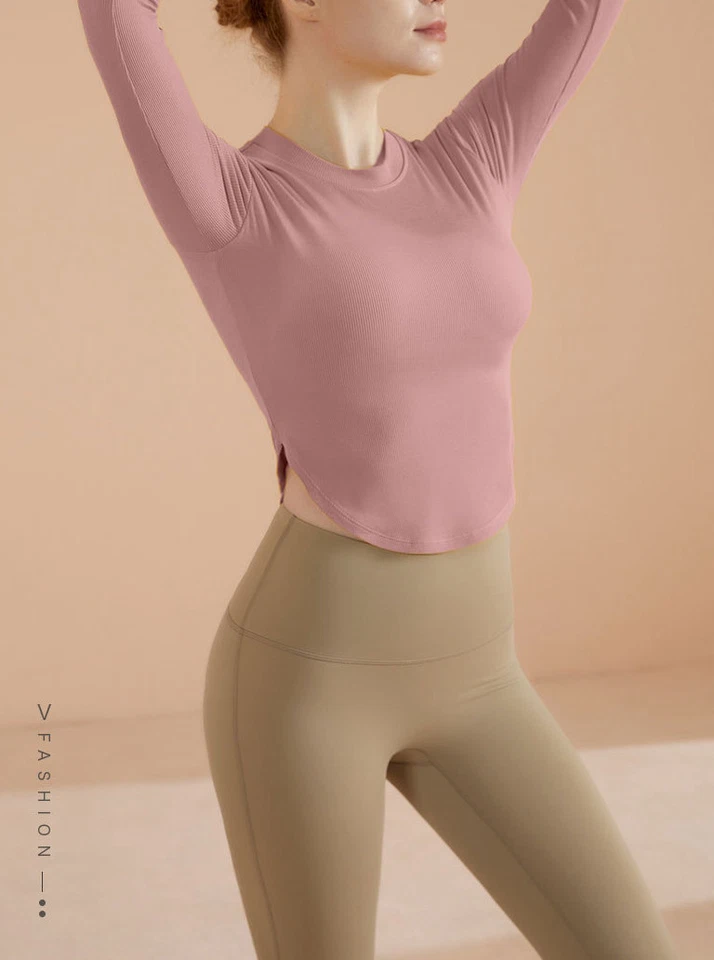 Top de fitness de tela de hilo con abertura lateral de moda para yoga almohadilla en el pecho incorporada Foto 2 de 4