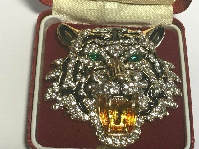 Gucci brooch shop ebay