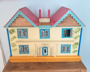 gee bee dolls house
