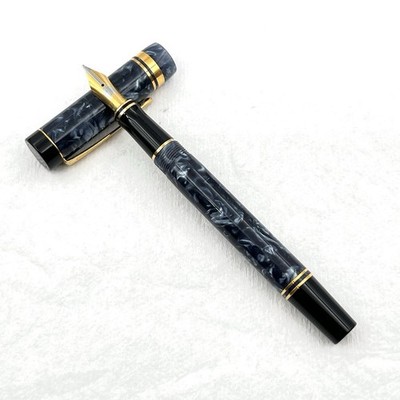 1999 Parker UK Duofold International Blue Marble Fountain Pen w/ 18k Medium Nib