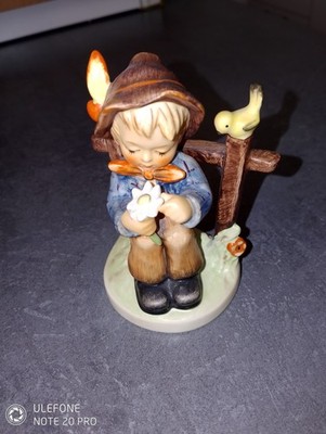 Verkaufe eine Figur von Göbel ( Hummel) Wo bist du  ohne Mängel (Vitrine )