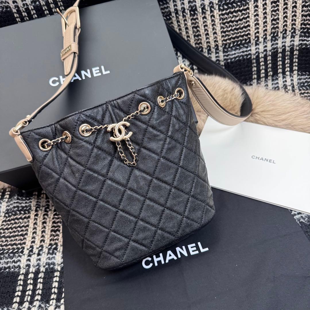 CHANEL Matelasse bucket Shoulder bag 861705
