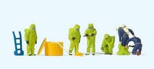 Preiser 10731 HO Scale Firemen in Green Hazmat Suits -- pkg 6 