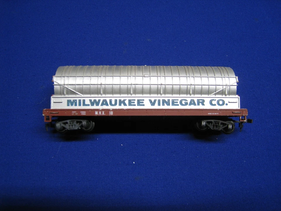 HO Scale Roco Milwaukee Vinegar Car - Freight Train - Image 2 of 4