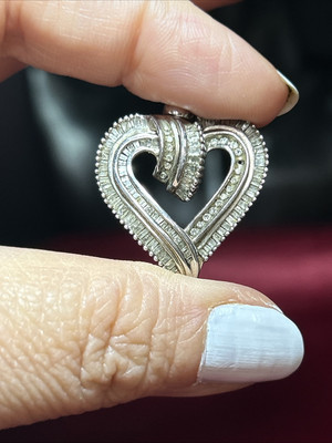Sterling Silber JWBR Baguette & runder Diamant Wirbel Herz Anhänger
