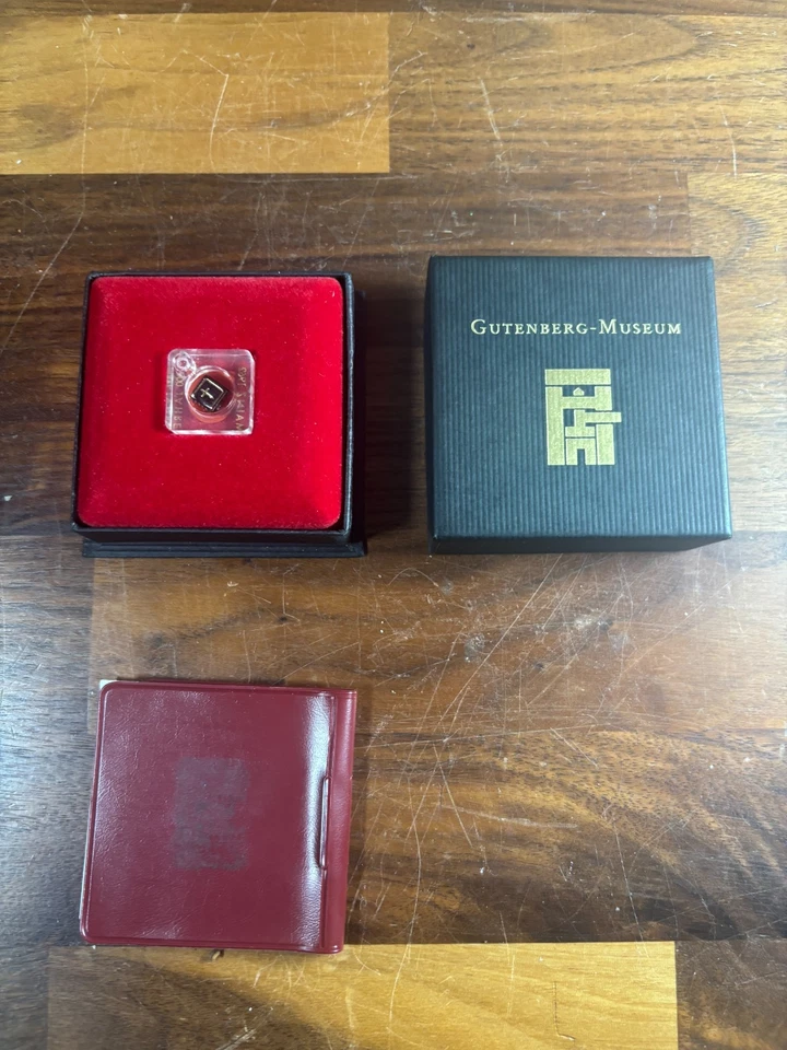 The World's Smallest Book: Gutenberg Museum 1962 Edition The Lord’s Prayer - Image 4 of 4