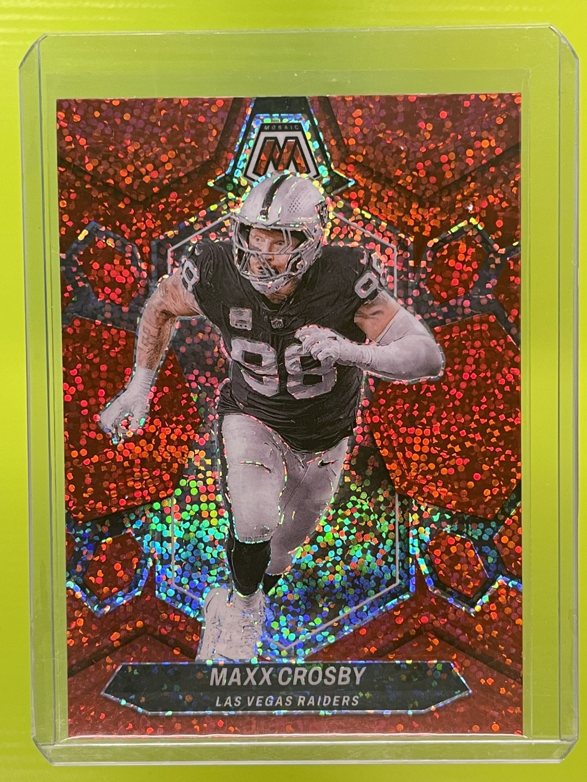 2024 Panini Mosaic Maxx Crosby #118 Red Sparkle Prizm Raiders