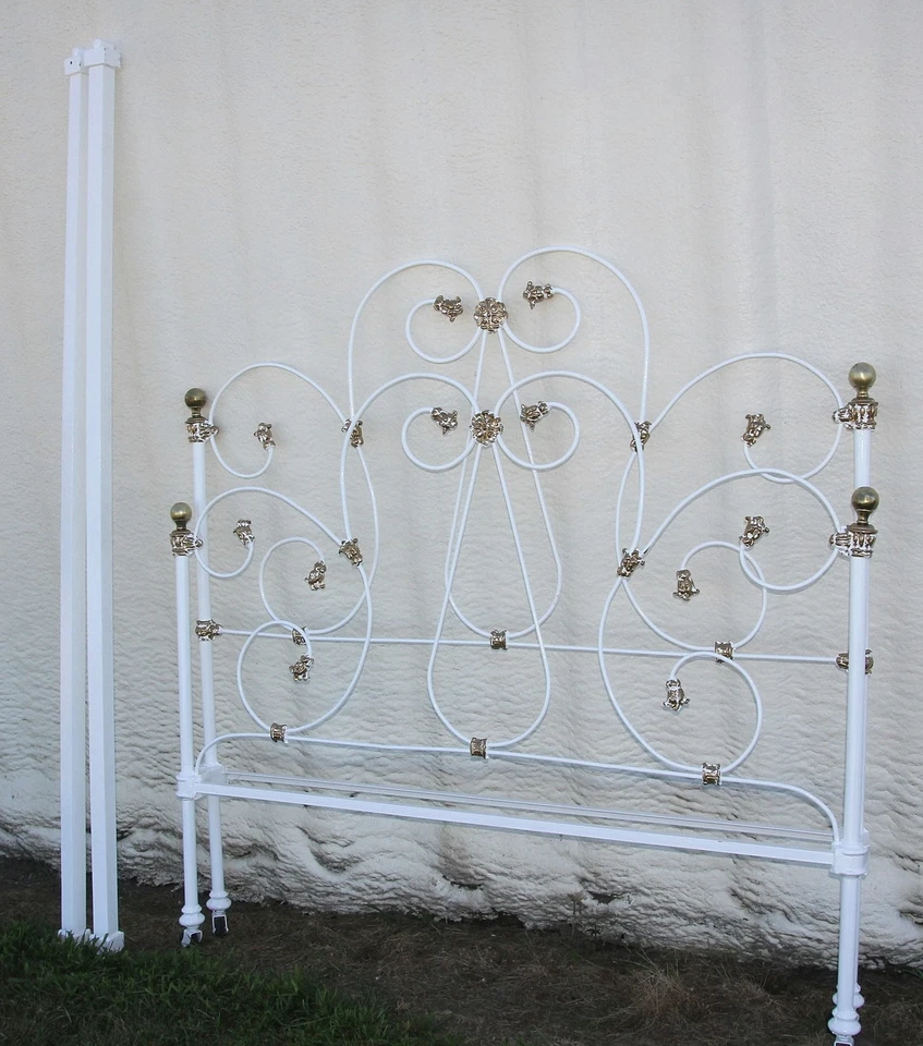 Acabamentos antigos vitorianos florais tulipa e crisântemo ferro fundido cama completa latão - Imagem 3 de 4