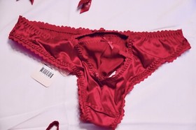 Agent Provocateur Tammi Red, 36C Bra, 2x Thongs & Brief Sz 4 & Suspender Sz. 2