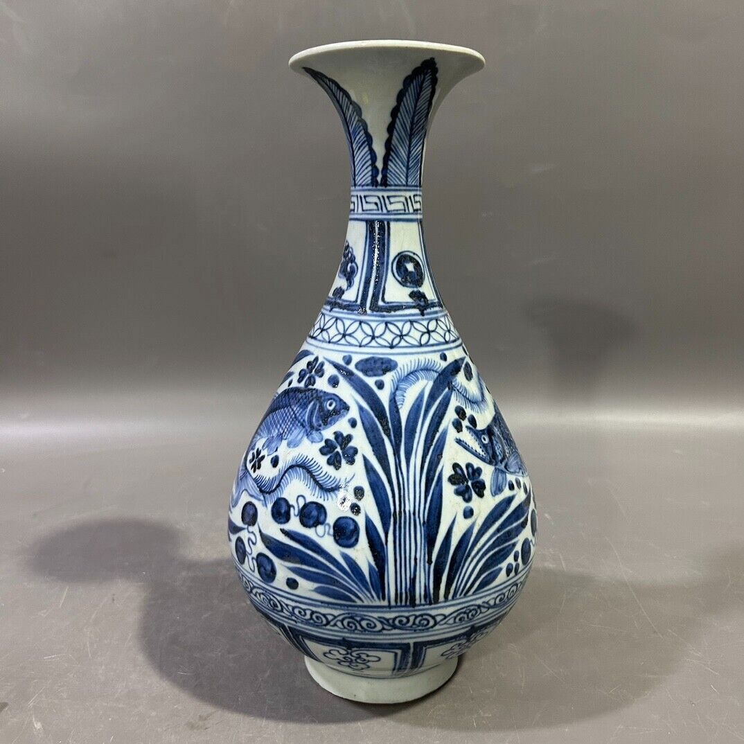 Beautiful Chinese Hand Painting Blue&white Porcelain Fish YuHuChun Vase