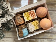 Christmas Gift Box Hamper For Her Mum Sister Ladies Auntie Wife Bath Bomb Candle
