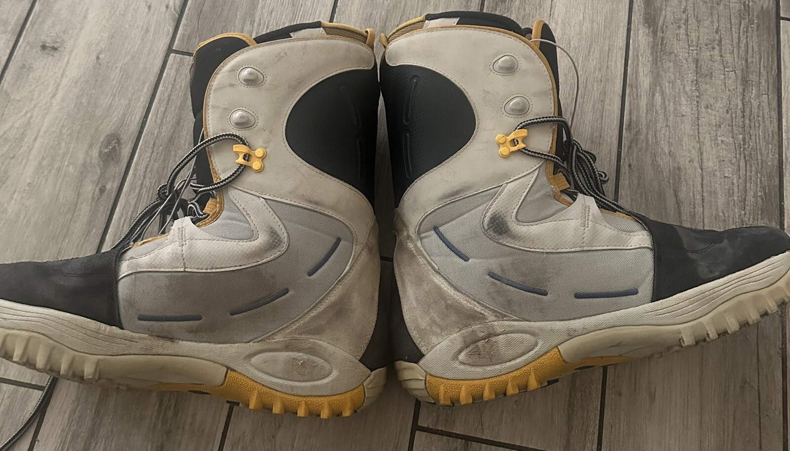 Stivali da snowboard Salomon Synapse uomo taglia 13 pull lock giallo caldo nero