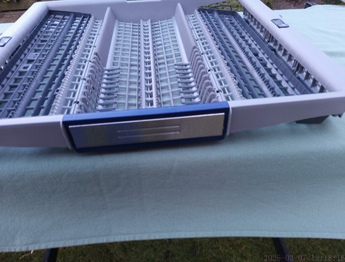 Siemens Geschirrspüler Ersatzteile   BESTECHSCHUBLADE  00687691