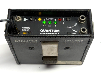 #ad Quantum Battery 1 QB1 Camera Flash Power Source w QB 26 Charger $45.00