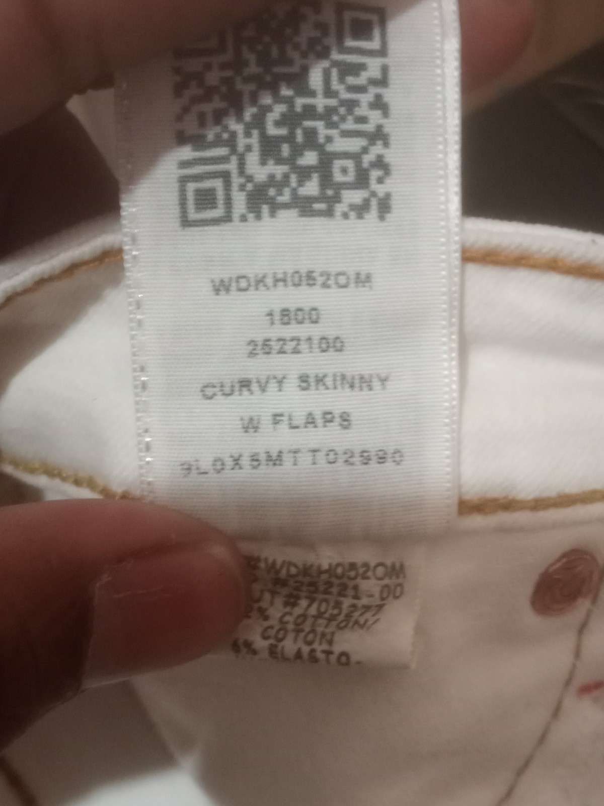 True Religion Women's White Skinny Cut-Off Low Rise Denim Jean Shorts Sz 27 thumbnail 12