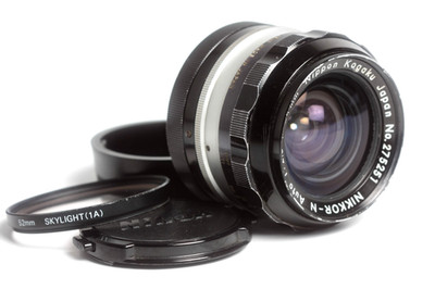 Nikon Nikkor-N Auto 2,8/24 Non-Ai Nikon F Weitwinkel Wide Angle Lens f/2,8 24mm