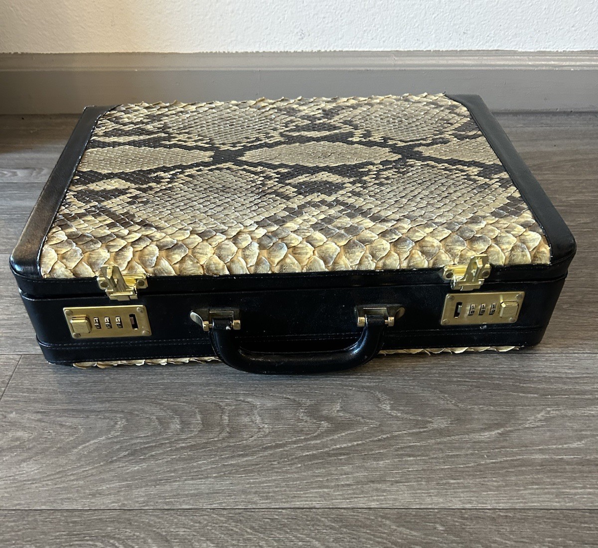 Vintage 70s Python Snakeskin Leather Luxury Brief… - image 10