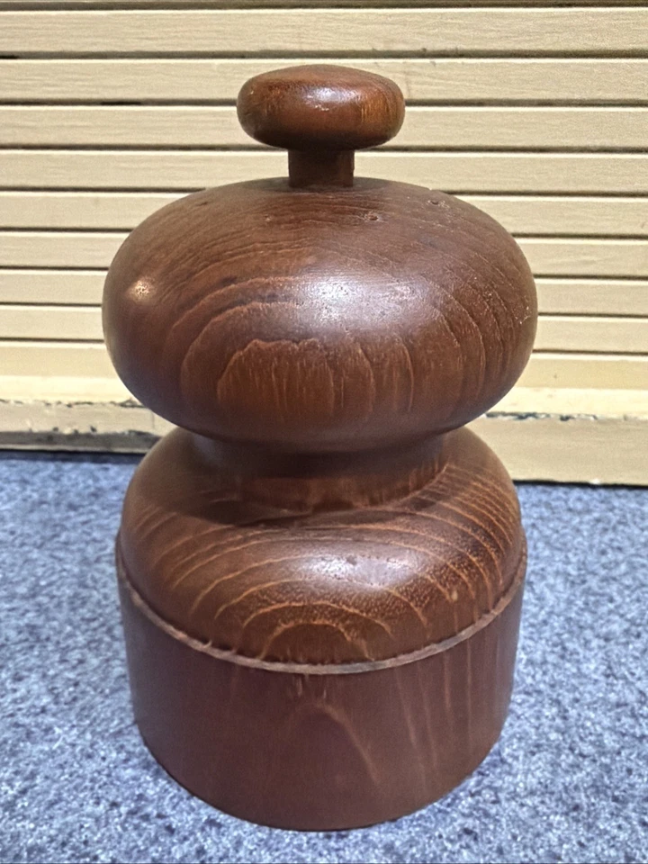 VTG Dansk Denmark 5" Tall Teak Wood Salt Shaker and Pepper Mill Grinder MCM VGC! - Image 2 of 4