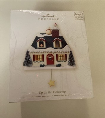 2007 Hallmark  Up on the Housetop'' Ornament Magic With Light, Music & Motion.MIB