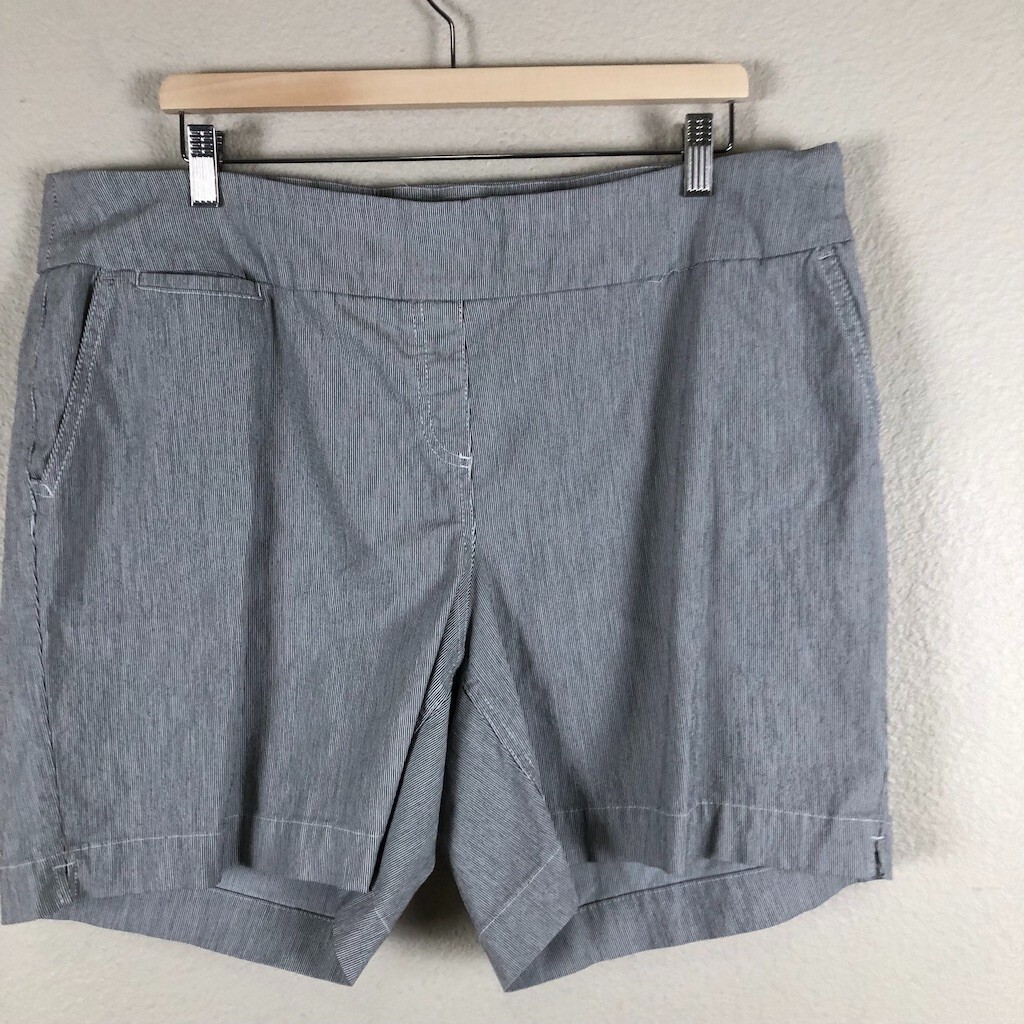 West Bound Shorts Women 22 Blue White Stripe Seersucker Lightweight Summer Vacay
