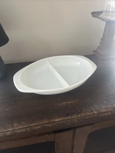 Vintage Pyrex Divided Serving Baking Dish 1 1/2 Qt Milk Glass #1063