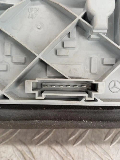 Luz trasera principal derecha (luces) MERCEDES CLASSE C 203 PHASE 1 2038200264 - Imagen 4 de 4