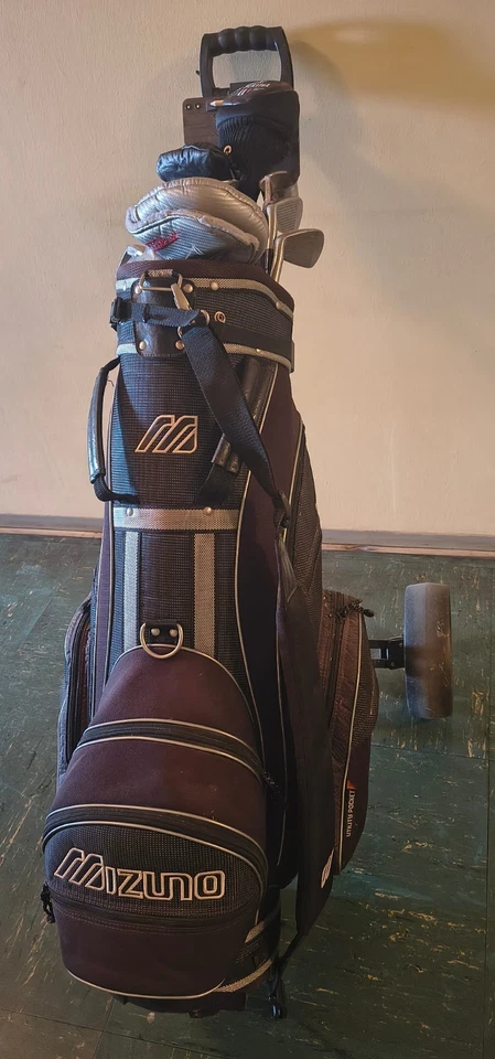 Golfausrüstung komplett mit Schlägersatz, Golfbag und Trolley