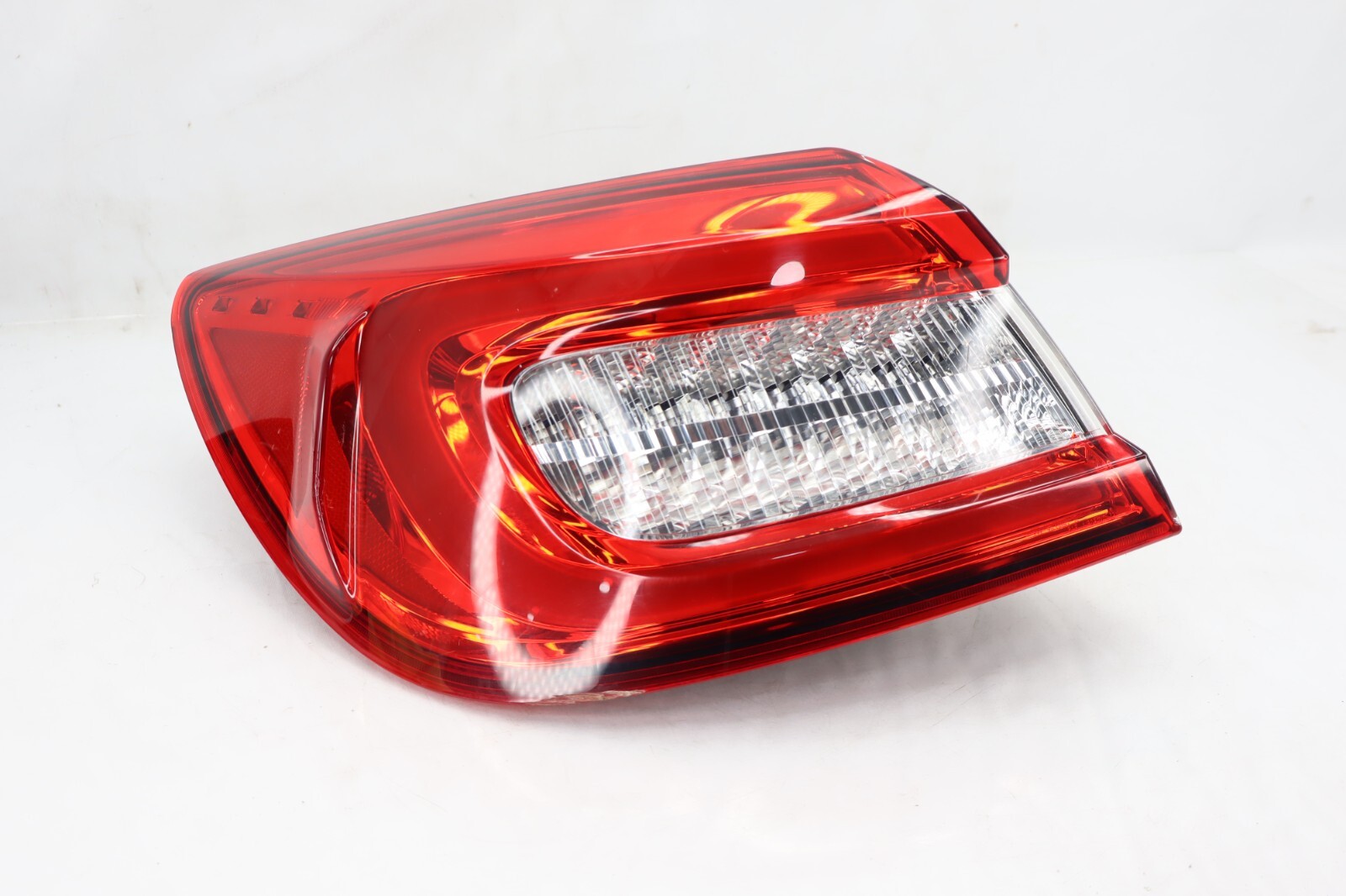2014-2017 Maserati Quattroporte M156 Rear left driver outer tail light lamp OEM