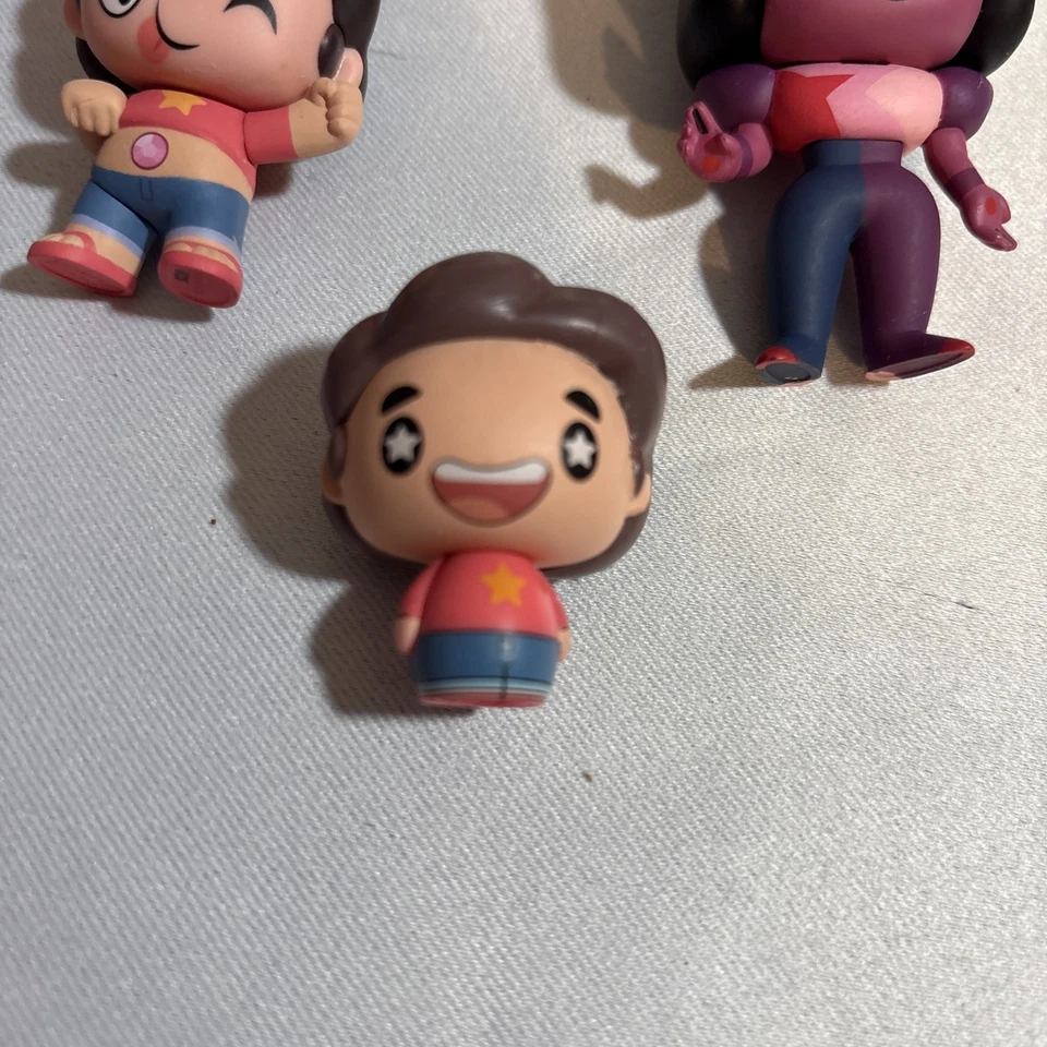 Funko Mystery Minis Steven Universe Garnet Without Gauntlets Plus 2 Stevens - Image 2 of 4