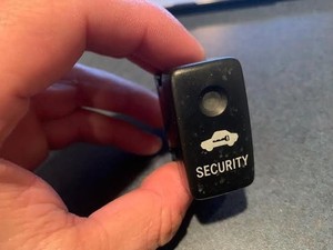 01-07 OEM Toyota Highlander Solara Security Alarm System Light LED