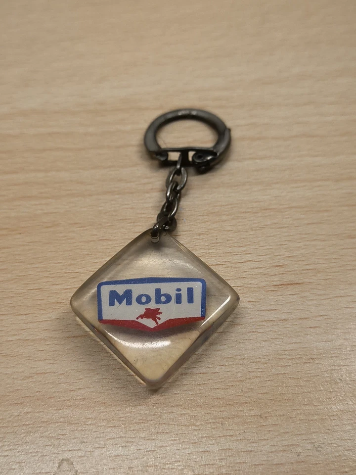 Porte Clé Vintage Mobil - Photo 2/2