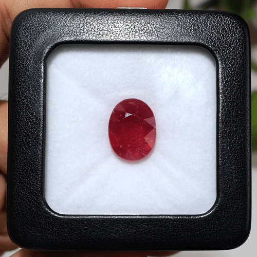 10.7 Cts Mozambique Natural Ruby High Grade 14mmx11mm Oval Faceted Cut Gemstone - Picture 4 of 10