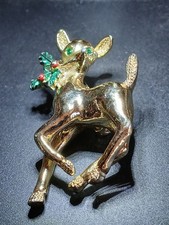 VTG GERRYS CHRISTMAS REINDEER DEER WREATH Brooch Pin blue green red gold tone