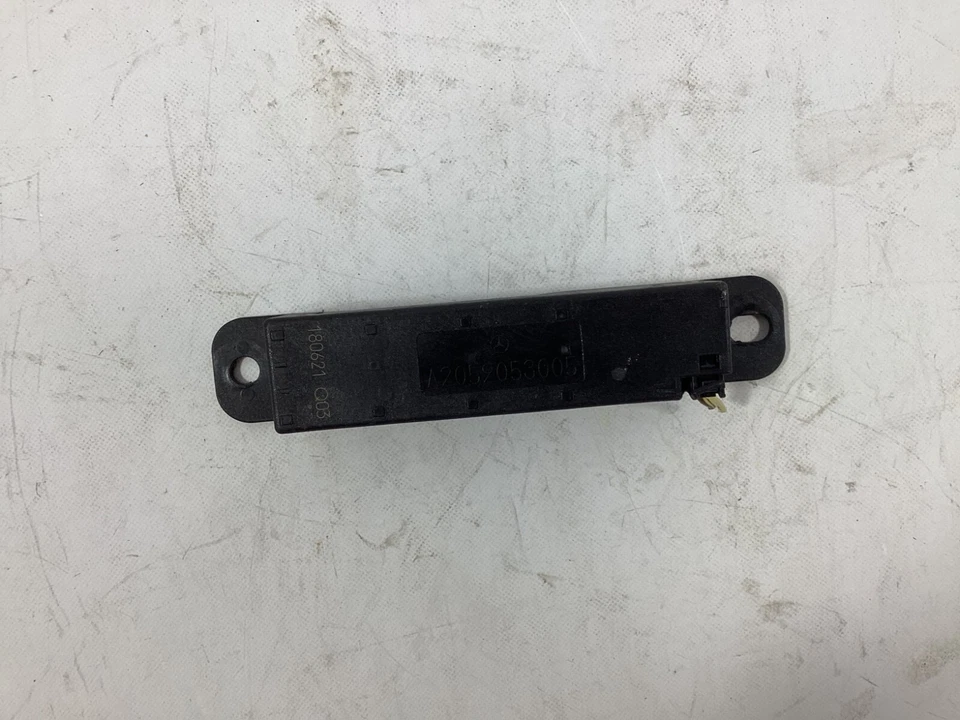 Antena de entrada sin llave Mercedes-Benz CLA250 2013-2020 A2059053005 OEM. Foto 3 de 4