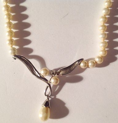 Collier Chaîne Argent Avec Perles Nacrées Et Pampilles - Bijou Vintage - Occasion Parfait état