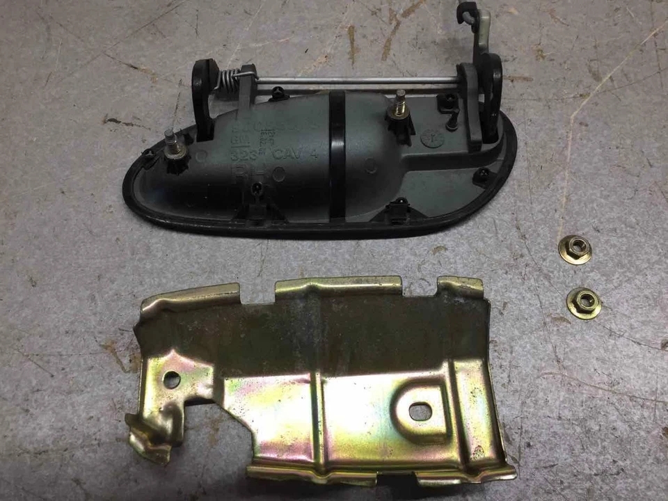 Manija puerta exterior derecha PONTIAC GTO 04 05 06 Foto 4 de 4