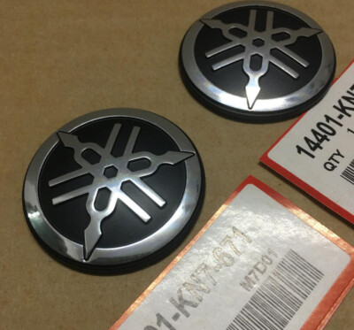 2x 5cm Fuel Gas Tank Fairing Badge Emblem Decal For MT XS R1 R3 R6 R7 YZF Bikes
