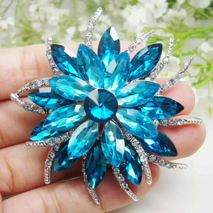 Fashion Jewelry Luxury Crystal Flower Brooches Pins for Womens' Gift -  China Rhinestone Brooch Pins and Rhinestone Brooches price