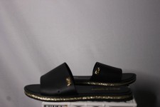 black sandals size 4